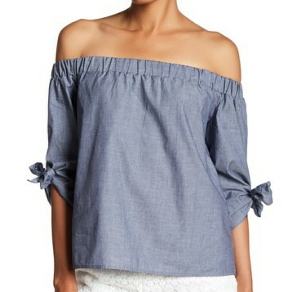 NWT Romeo & Juliet Couture off-shoulder Tie Top